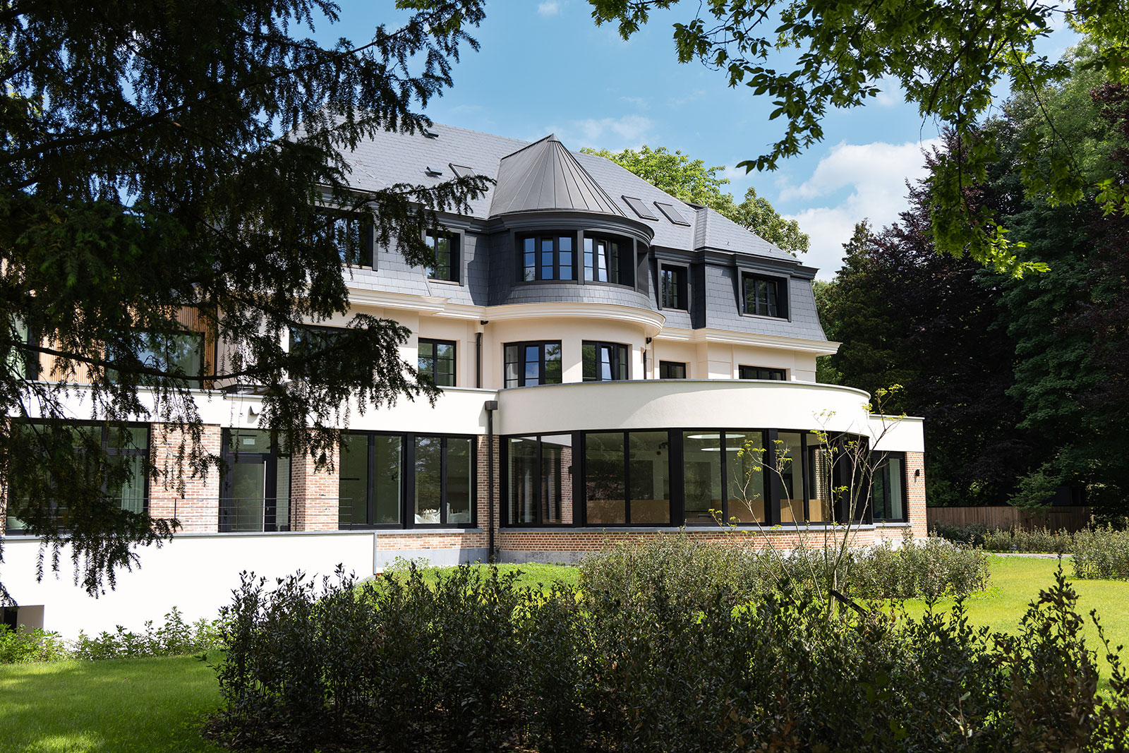 2000 sqm dedicated to holistic well-being